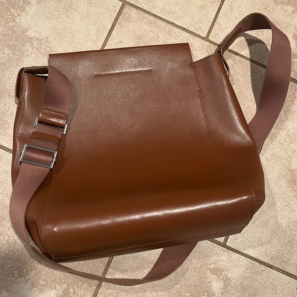 Everlane Leather Crossbody Form Laptop Bag
